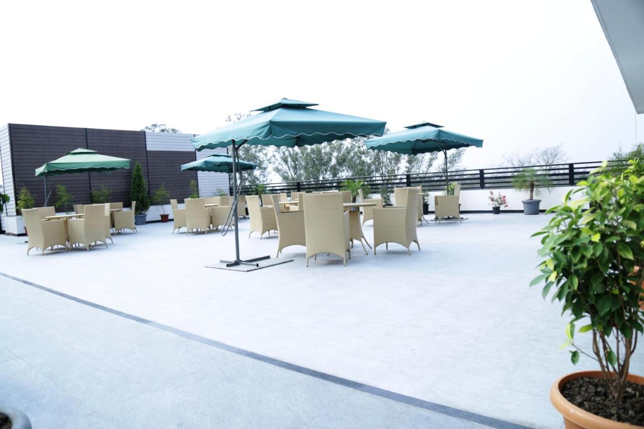 Hotel Prism - A Boutique Hotel จอร์ฮัต ภายนอก รูปภาพ